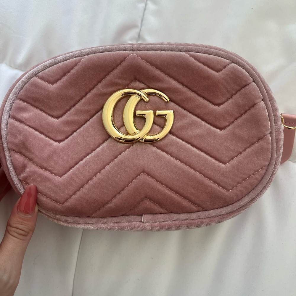 Gucci Pink Bag with Gold Logo